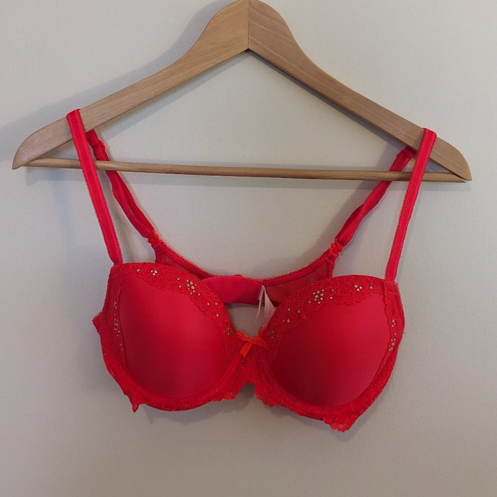 Victoria's Secret Rhinestone Red Bra 32D + 3 Panties Size Small